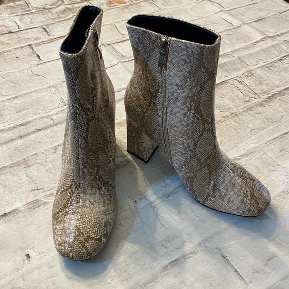 Boohoo Snakeskin Boots - Picture 2 of 8
